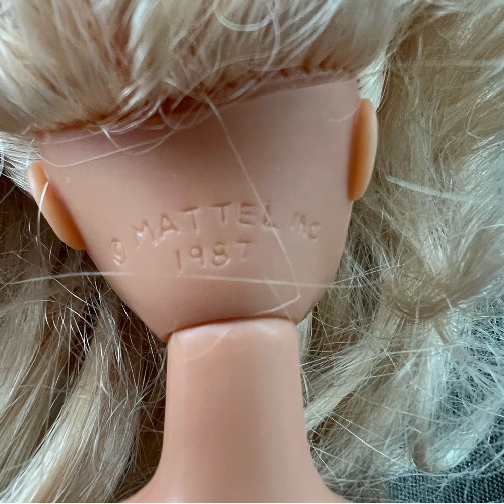 Mattel Barbie Skipper 1987 Doll with Cheerleading Outfit - Picture 8 of 9